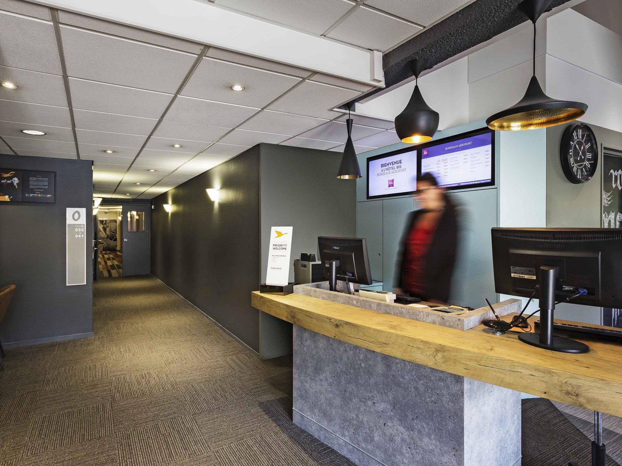 B&B Hotel Bordeaux Merignac Cadera Aeroport Eksteriør billede